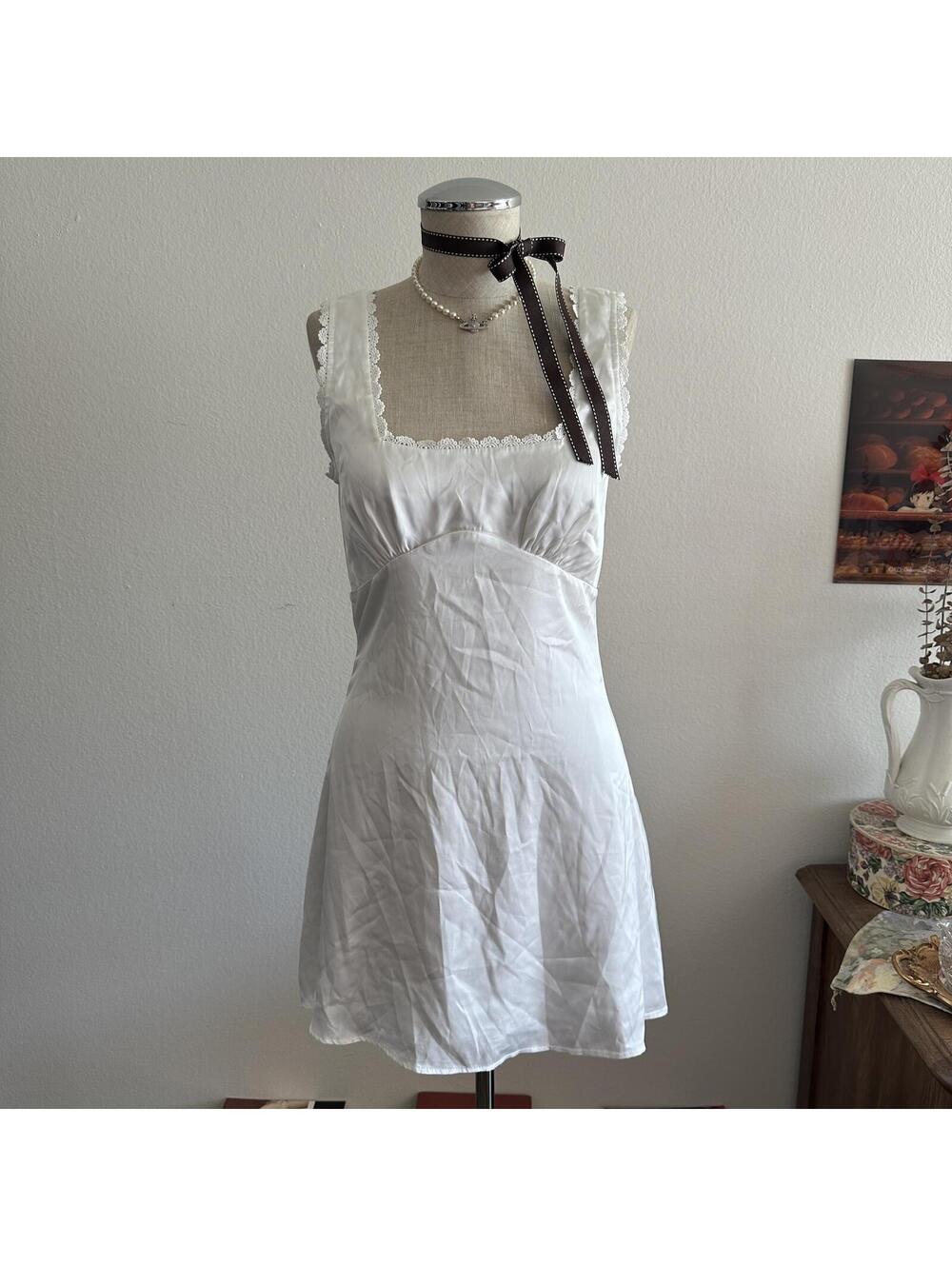 Princess Polly Dasha white silky square neck dress - size 6 (TRUE 2-4)